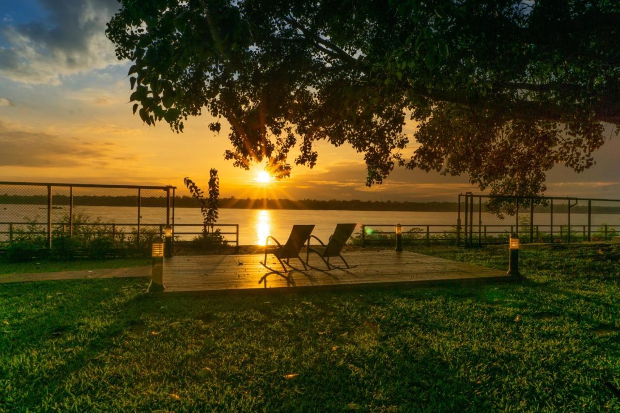 Bo Tree Cottage On The River 묵다한 외부 사진